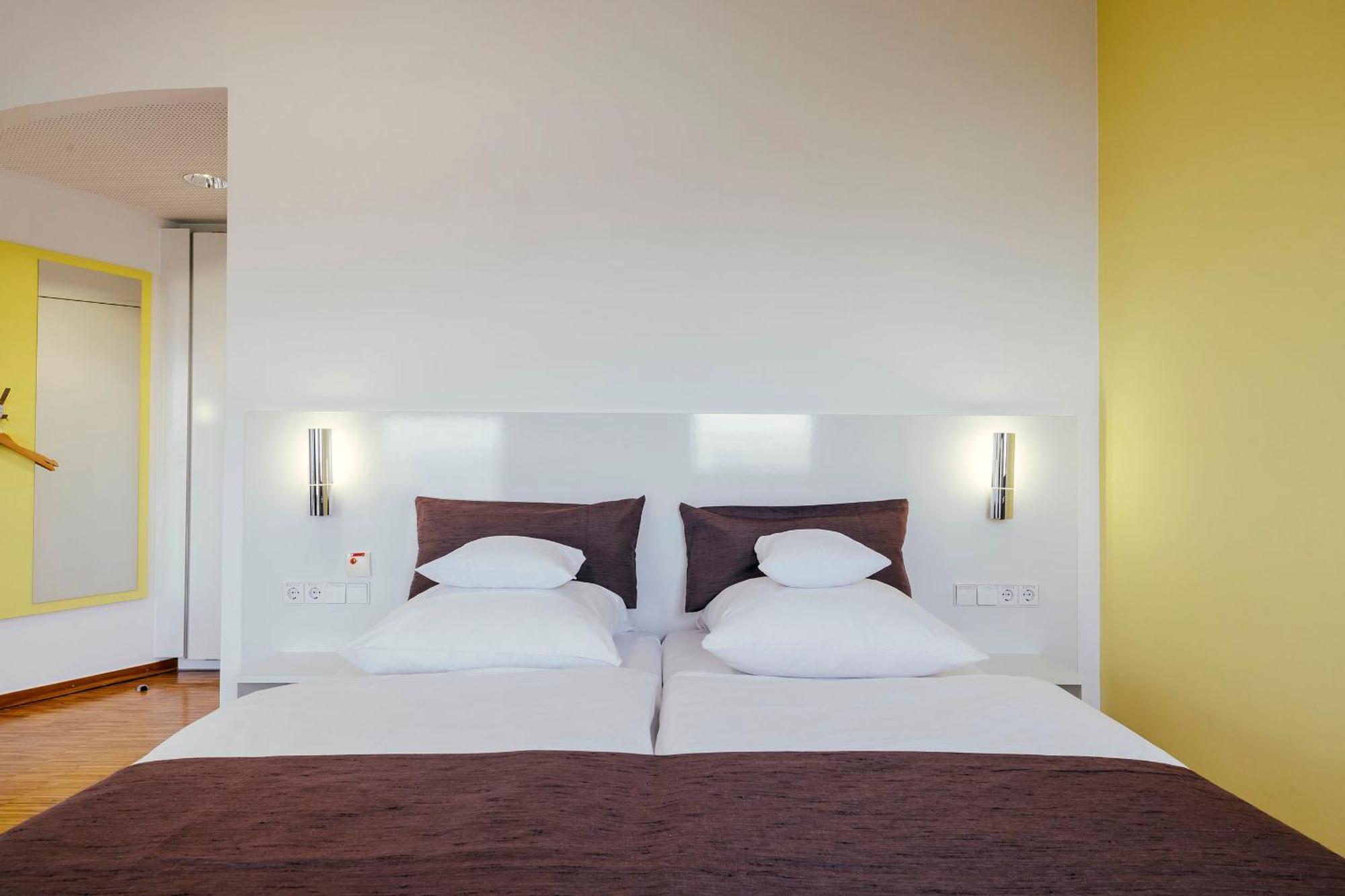 Gzt Das Gaestehaus ทือบิงเงิน ภายนอก รูปภาพ